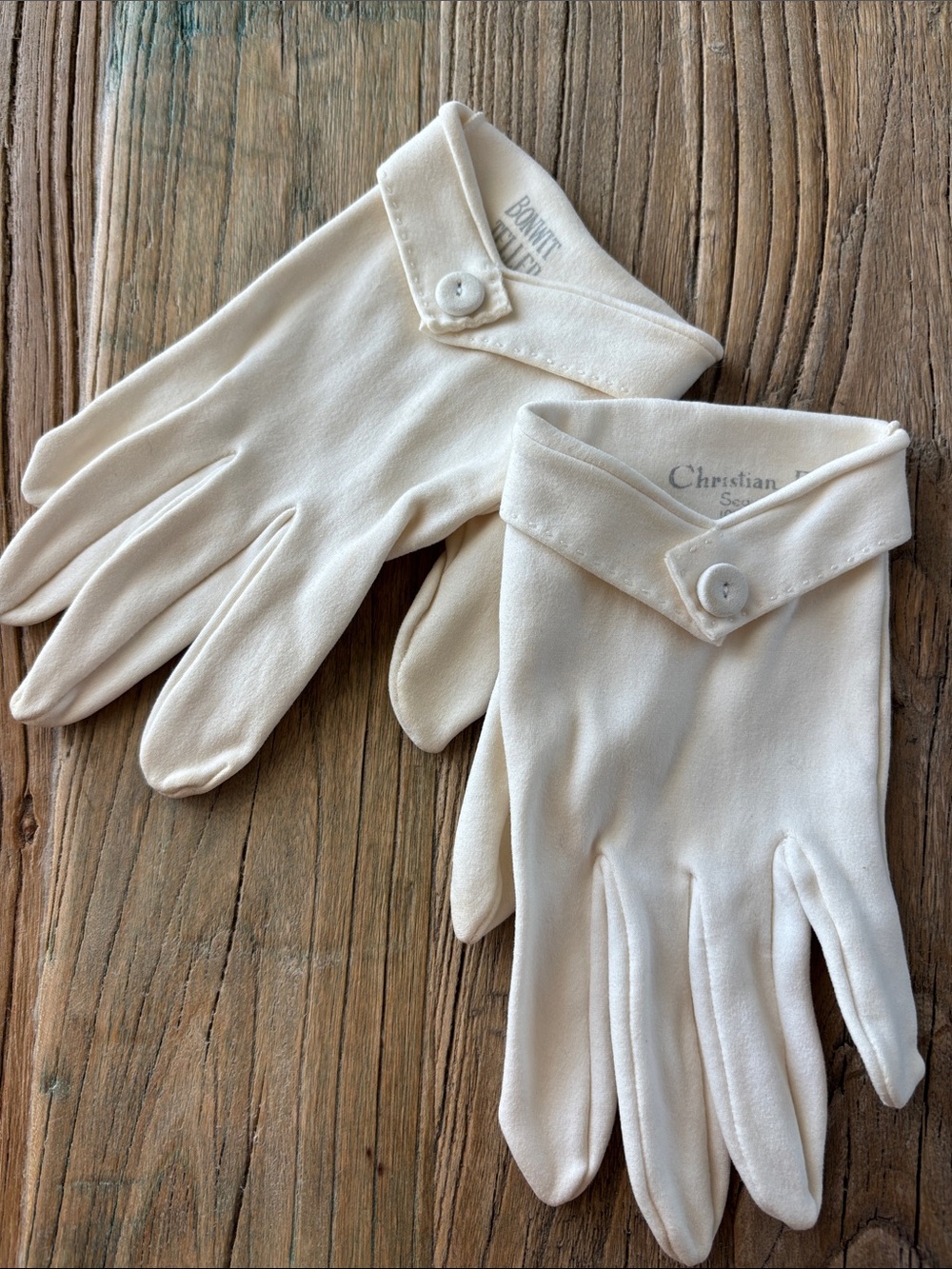 Vintage Christin Dior Women's Wrist Length Button Cuff Gloves - Picture 12 of 15